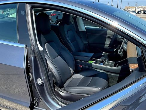 Used 2020 Tesla Model 3 Standard Range Plus RWD image 9