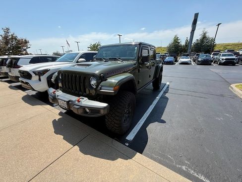Used 2022 Jeep Gladiator Mojave w/ LED Lighting Group AWD/4WD image 2