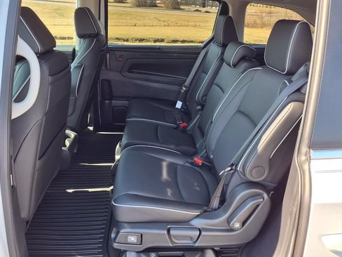 New 2026 Honda Odyssey Touring image 12