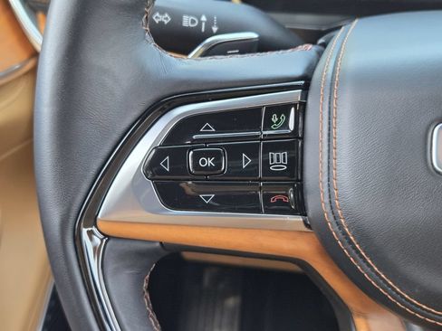 Used 2025 Jeep Grand Cherokee Summit AWD/4WD image 26