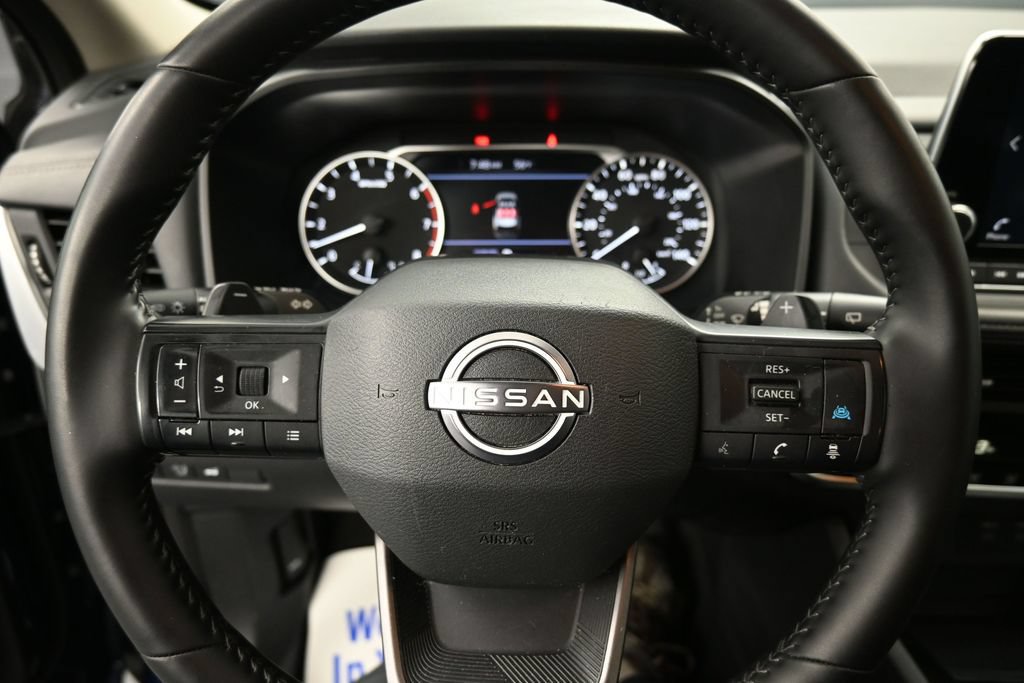 Used 2025 Nissan Rogue SV FWD image 27