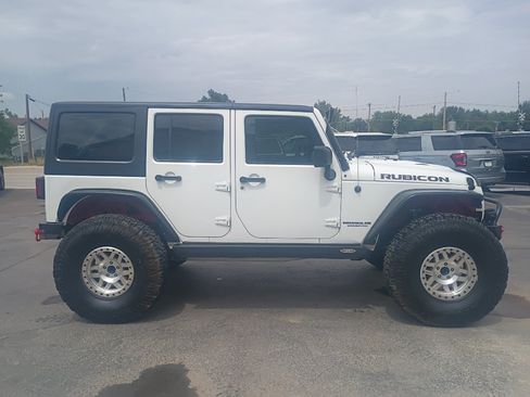 Used 2017 Jeep Wrangler Unlimited Rubicon AWD/4WD image 5