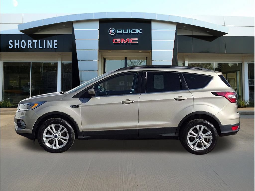 Used 2017 Ford Escape SE w/ Equipment Group 201A AWD/4WD image 6