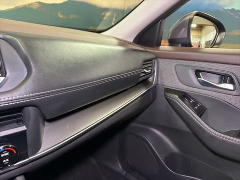 Used 2023 Nissan Rogue SV FWD image 28
