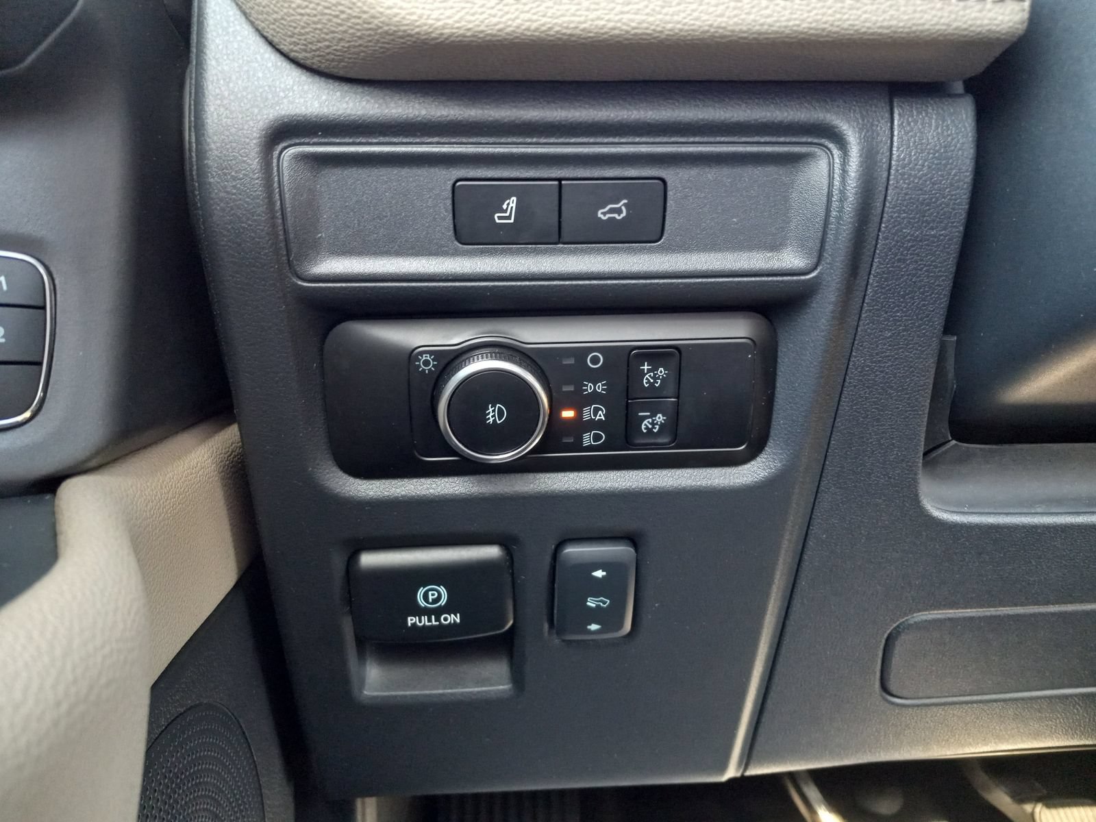 Used 2024 Ford Expedition Limited AWD/4WD image 29