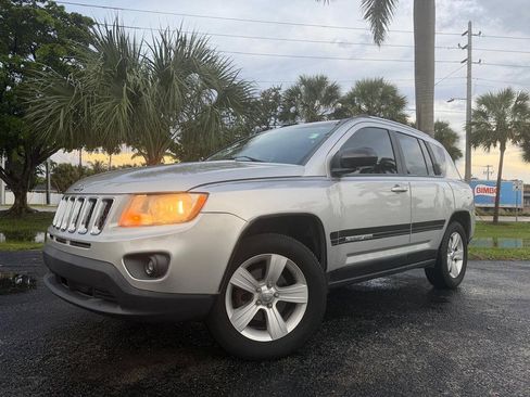 Used 2012 Jeep Compass Latitude w/ Sun/Sound Group FWD image 1
