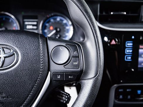 Used 2018 Toyota Corolla LE image 15