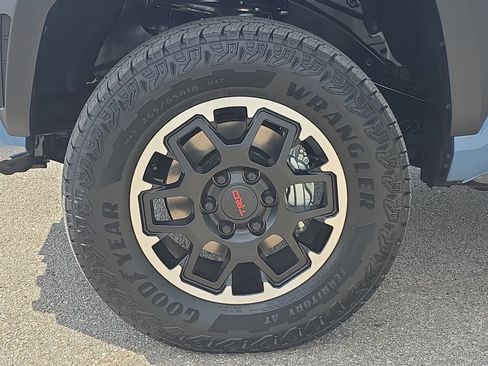 New 2026 Toyota Tacoma TRD Off-Road AWD/4WD image 28