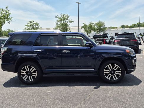 Used 2024 Toyota 4Runner Limited AWD/4WD image 11