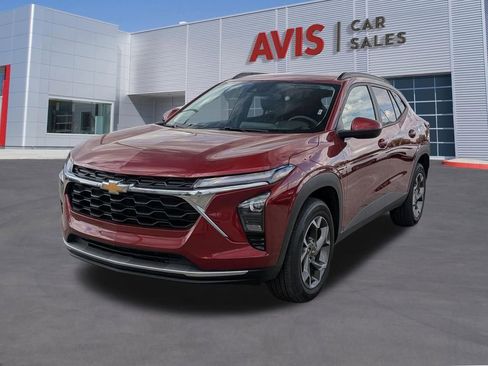 Used 2025 Chevrolet Trax LT w/ LT Convenience Package FWD image 1