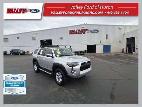 Used 2018 Toyota 4Runner SR5 AWD/4WD image 1