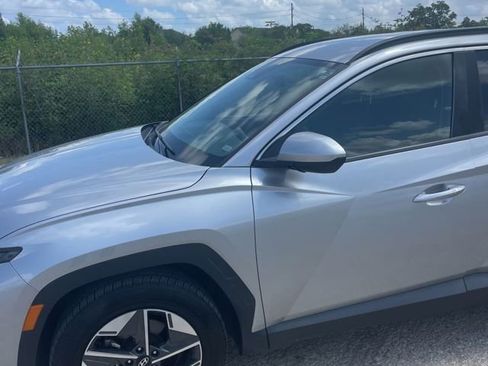 Used 2025 Hyundai Tucson SEL FWD image 3