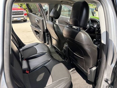 Used 2019 Jeep Compass Latitude AWD/4WD image 12