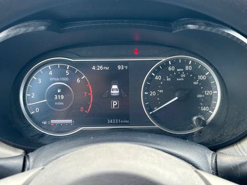 Used 2020 Nissan Versa SV FWD image 28