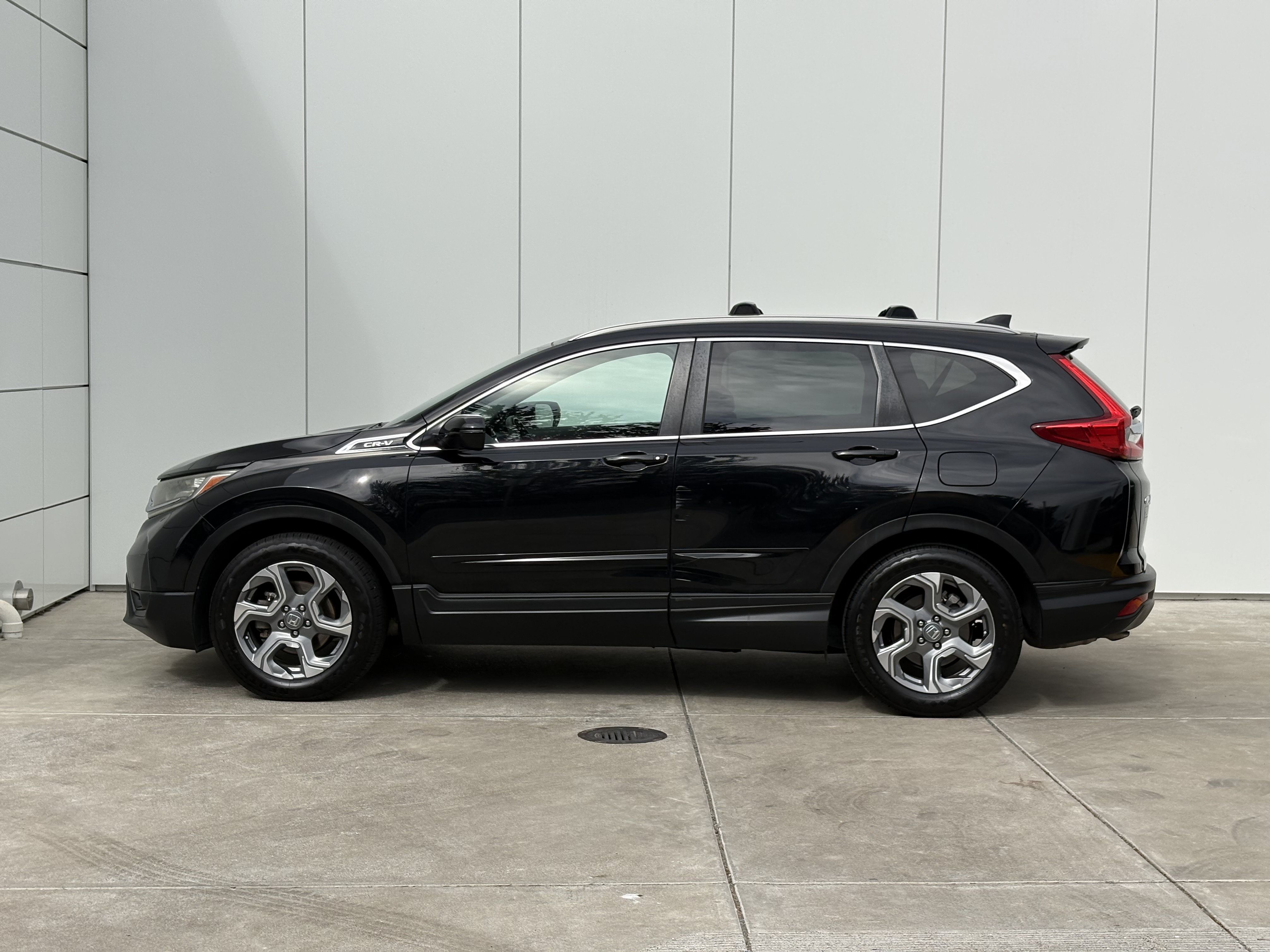 Used 2017 Honda CR-V EX-L image 4