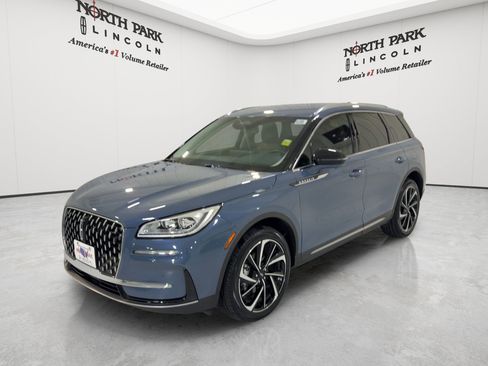 Used 2024 Lincoln Corsair Reserve w/ Equipment Group 201A AWD/4WD image 5