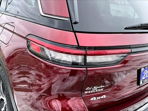 Used 2024 Jeep Grand Cherokee Limited image 29