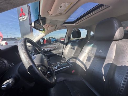 Used 2011 INFINITI M37 w/ Premium Pkg image 20