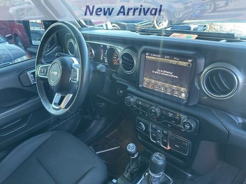 Used 2019 Jeep Wrangler Unlimited Sahara w/ Uconnect 4C Nav & Sound Group image 7