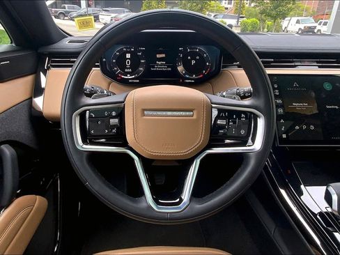 Certified 2025 Land Rover Range Rover Sport SE AWD/4WD image 5