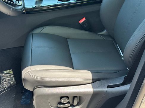 New 2026 Land Rover Range Rover Velar S image 19