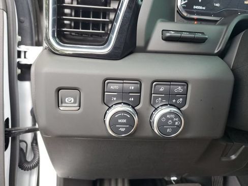 Used 2025 GMC Sierra 2500 Denali Ultimate w/ Max Trailering Package AWD/4WD image 30