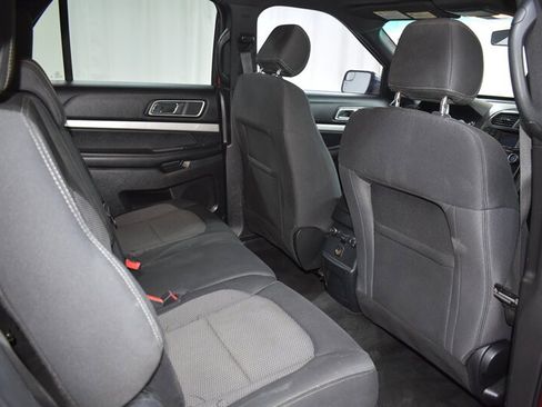 Used 2016 Ford Explorer XLT AWD/4WD image 26