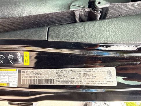 Used 2023 Jeep Wrangler Unlimited Sahara image 21