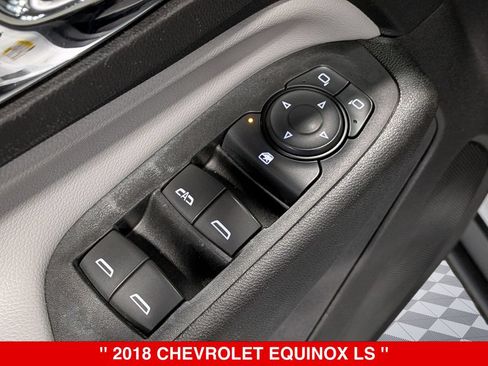 Used 2018 Chevrolet Equinox LS FWD image 15