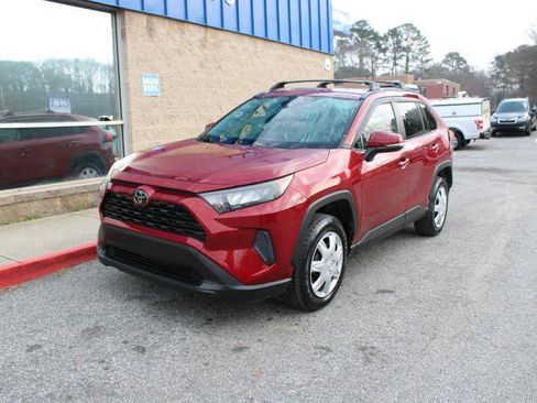 Used 2019 Toyota RAV4 LE FWD image 3