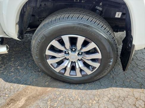 Certified 2021 Toyota Tacoma Limited AWD/4WD image 26