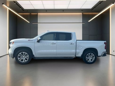 Used 2024 Chevrolet Silverado 1500 LTZ AWD/4WD image 2