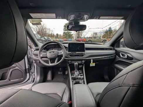 New 2026 Jeep Compass Latitude AWD/4WD image 11