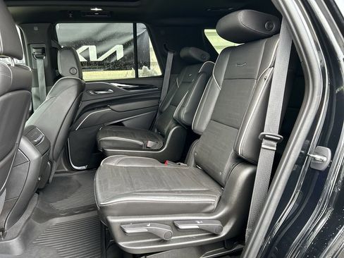Used 2021 Cadillac Escalade Sport w/ Heavy-Duty Trailer Package AWD/4WD image 10