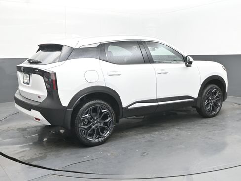 Certified 2025 Nissan Kicks SR FWD image 7