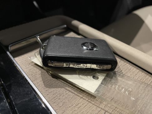 Used 2025 Volvo XC90 B5 Plus image 43