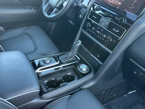 Certified 2024 INFINITI QX80 Premium Select w/ Cargo Package AWD/4WD image 16