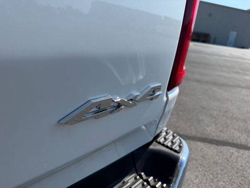 New 2026 RAM 1500 Laramie w/ Trailer Tow Group AWD/4WD image 17