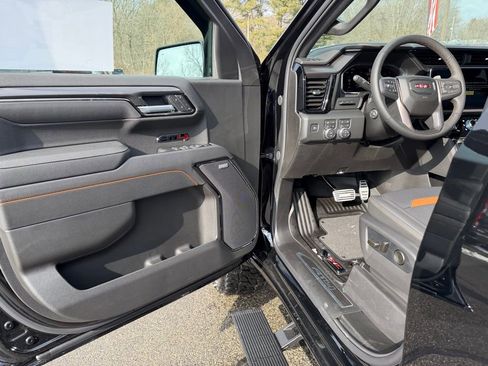 New 2026 GMC Sierra 1500 AT4 w/ Technology Package AWD/4WD image 25