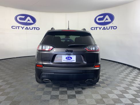 Used 2019 Jeep Cherokee Latitude Plus AWD/4WD image 4