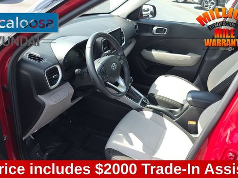 Used 2025 Hyundai Venue SEL FWD image 23