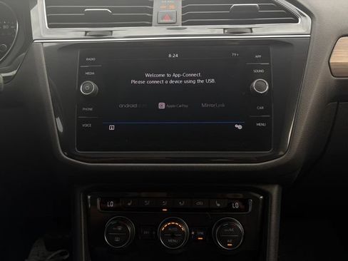 Used 2018 Volkswagen Tiguan SE FWD image 28