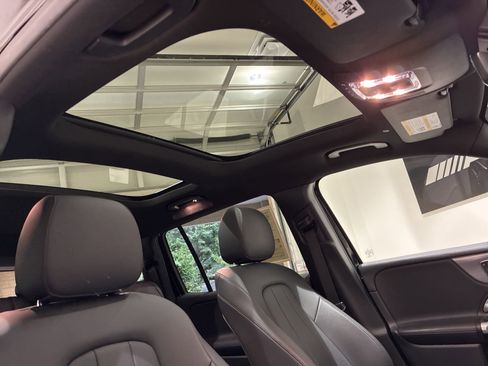 Used 2023 Mercedes-Benz GLB 250 4MATIC image 30