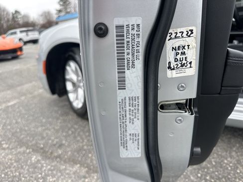 Used 2022 Chrysler 300 Touring image 32