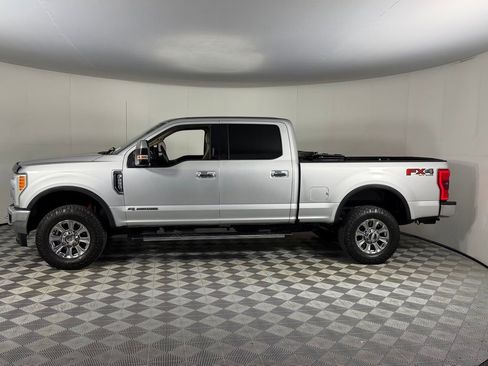 Used 2017 Ford F250 Lariat w/ Lariat Ultimate Package image 9