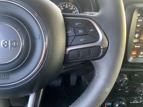 Used 2022 Jeep Renegade Latitude image 19