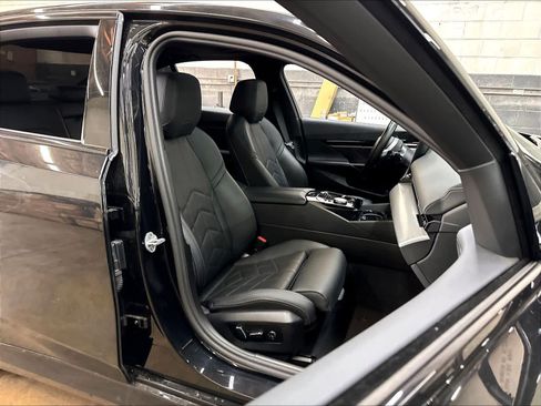 Used 2026 BMW 530i w/ M Sport Package RWD image 10