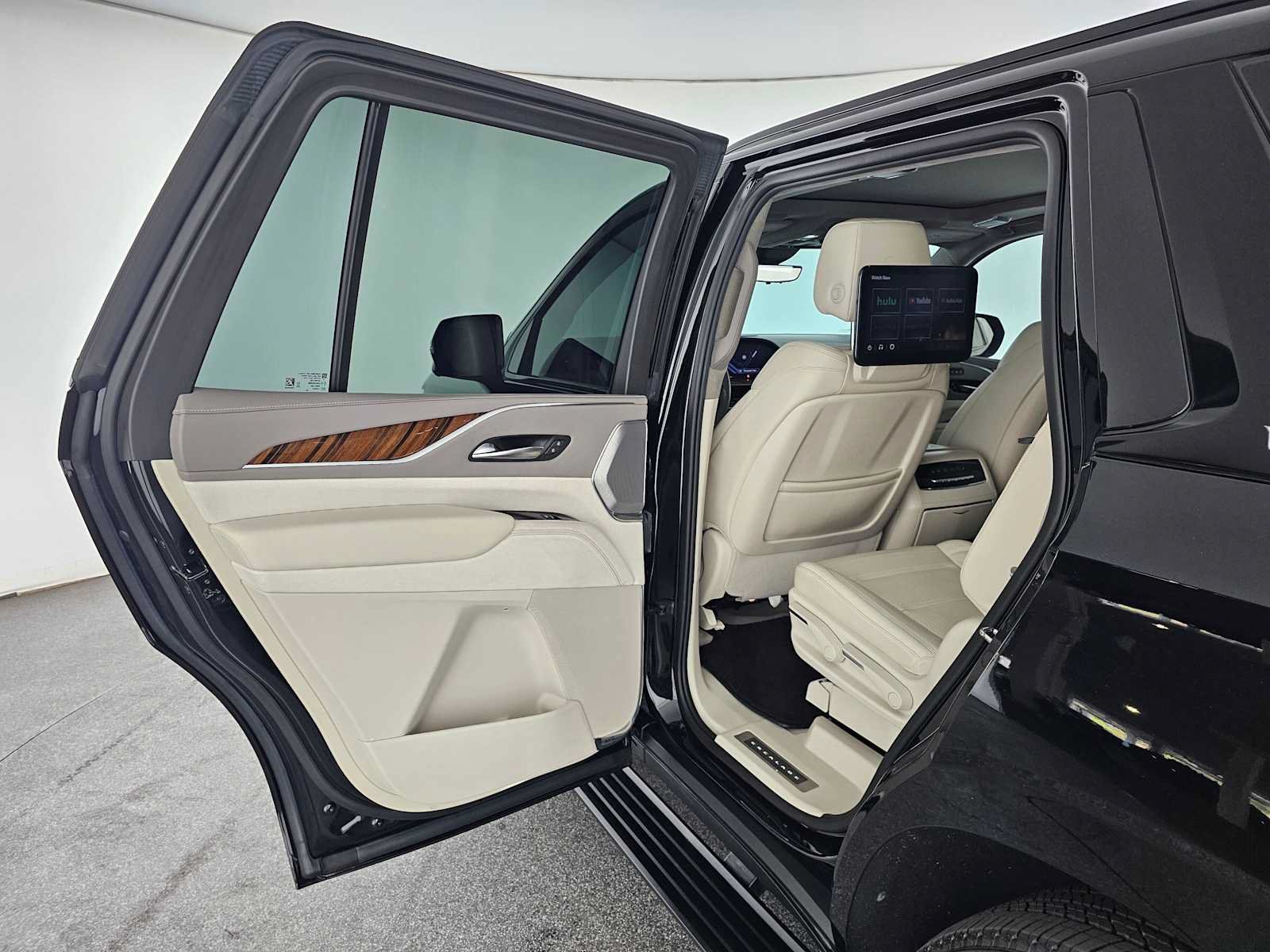 Used 2023 Cadillac Escalade Sport Platinum AWD/4WD image 18