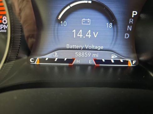 Used 2019 Jeep Cherokee Trailhawk w/ Cold Weather Group image 16