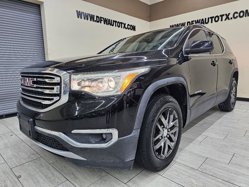 Used 2017 GMC Acadia SLT FWD image 2